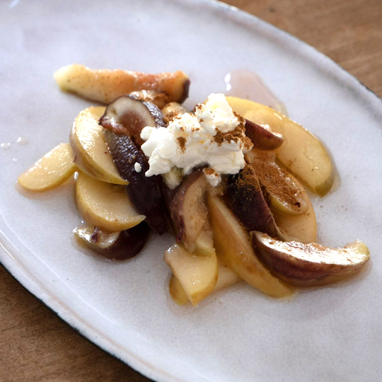 季節のフルーツのグリル